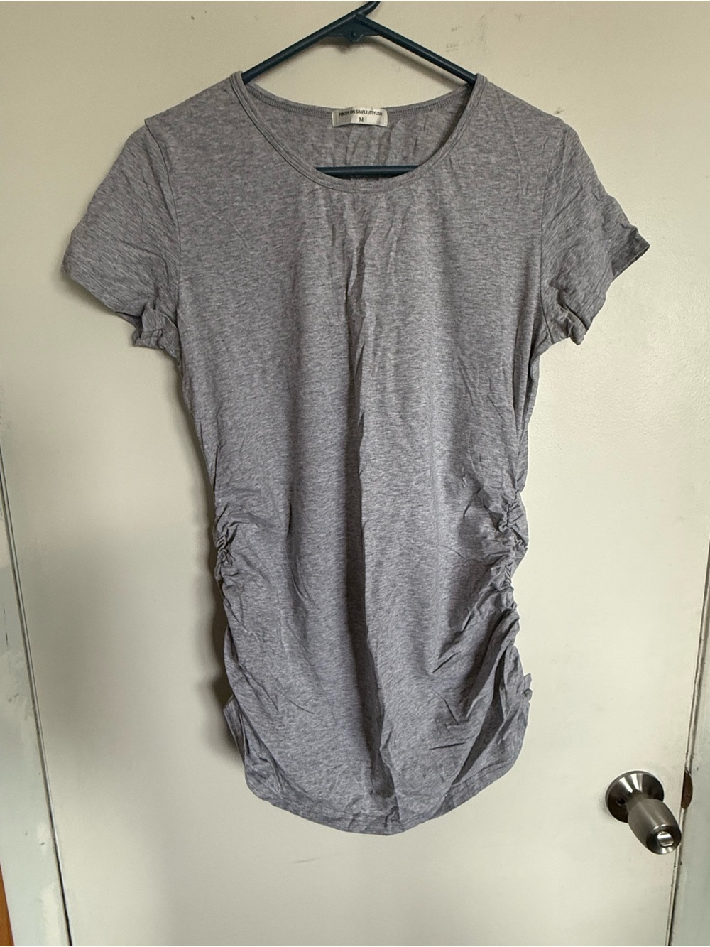 Focus on Simple Stylish Heather Gray Ruched Maternity Top M